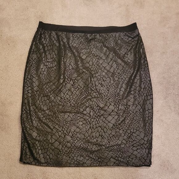 eva varro Dresses & Skirts - Eva Varro Black Textured Pencil Skirt Sz Med